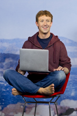 Illustration for article titled Which Tech Icon Should Get a Creepy Wax Figure Next?